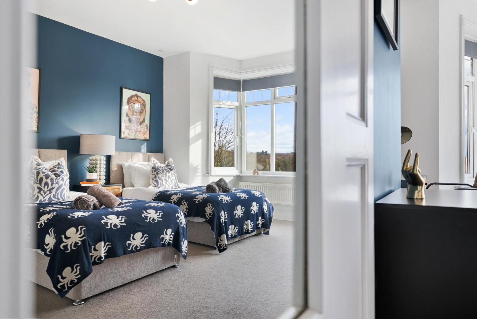 Long Term And Summer Special Offer! 5-Bedroom Spacious, Stunning Design, Sociable Areas & Cosy House Near South Downs Park, Sleeps 11 With Games Room, Private Parking And Garden- By Blue Puffin Stays Waterlooville Exterior photo