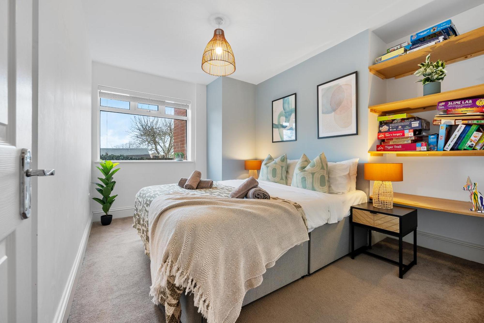 Long Term And Summer Special Offer! 5-Bedroom Spacious, Stunning Design, Sociable Areas & Cosy House Near South Downs Park, Sleeps 11 With Games Room, Private Parking And Garden- By Blue Puffin Stays Waterlooville Exterior photo