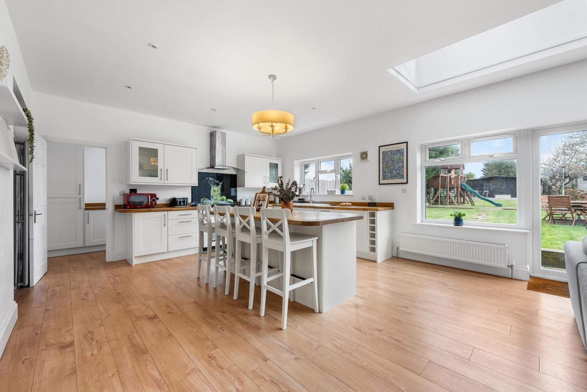 Long Term And Summer Special Offer! 5-Bedroom Spacious, Stunning Design, Sociable Areas & Cosy House Near South Downs Park, Sleeps 11 With Games Room, Private Parking And Garden- By Blue Puffin Stays Waterlooville Exterior photo