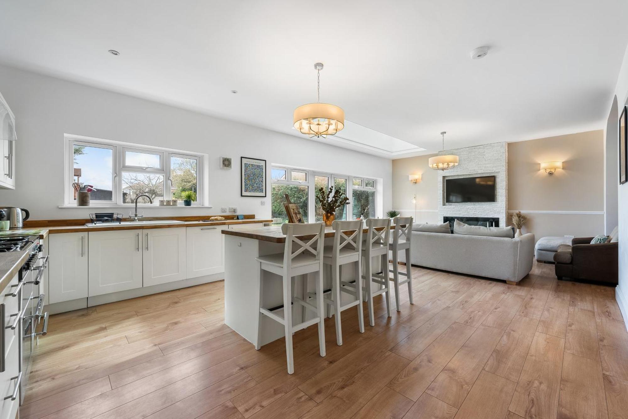 Long Term And Summer Special Offer! 5-Bedroom Spacious, Stunning Design, Sociable Areas & Cosy House Near South Downs Park, Sleeps 11 With Games Room, Private Parking And Garden- By Blue Puffin Stays Waterlooville Exterior photo