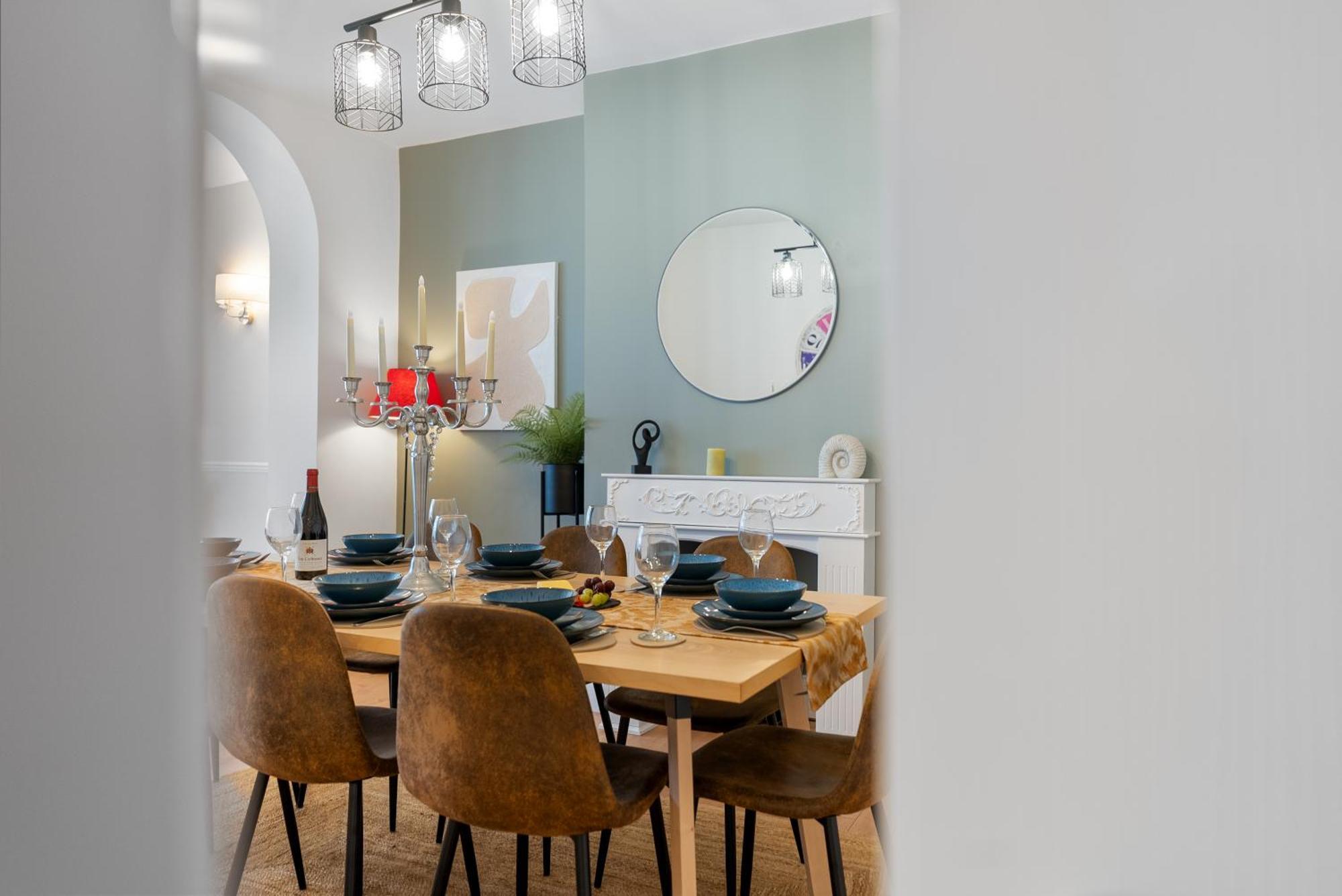Long Term And Summer Special Offer! 5-Bedroom Spacious, Stunning Design, Sociable Areas & Cosy House Near South Downs Park, Sleeps 11 With Games Room, Private Parking And Garden- By Blue Puffin Stays Waterlooville Exterior photo