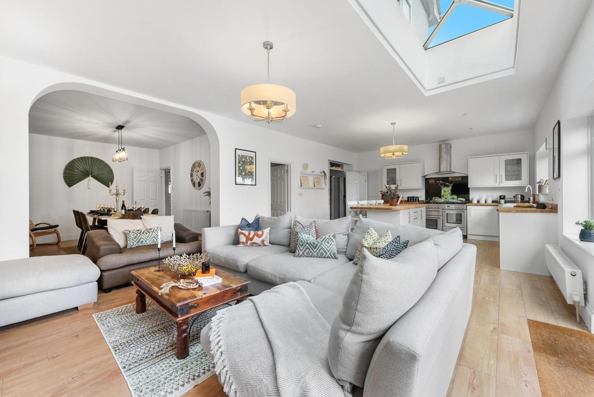 Long Term And Summer Special Offer! 5-Bedroom Spacious, Stunning Design, Sociable Areas & Cosy House Near South Downs Park, Sleeps 11 With Games Room, Private Parking And Garden- By Blue Puffin Stays Waterlooville Exterior photo