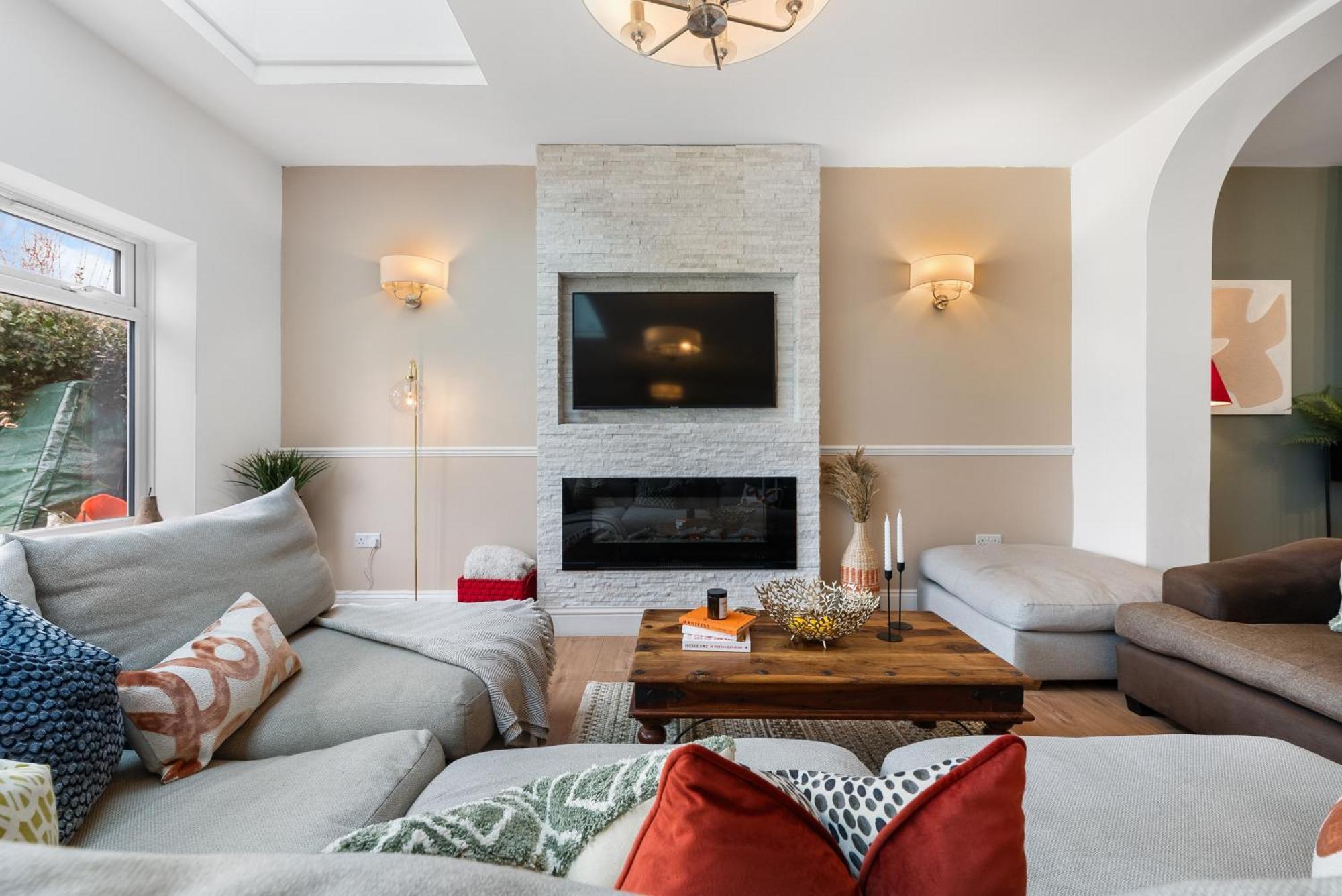 Long Term And Summer Special Offer! 5-Bedroom Spacious, Stunning Design, Sociable Areas & Cosy House Near South Downs Park, Sleeps 11 With Games Room, Private Parking And Garden- By Blue Puffin Stays Waterlooville Exterior photo