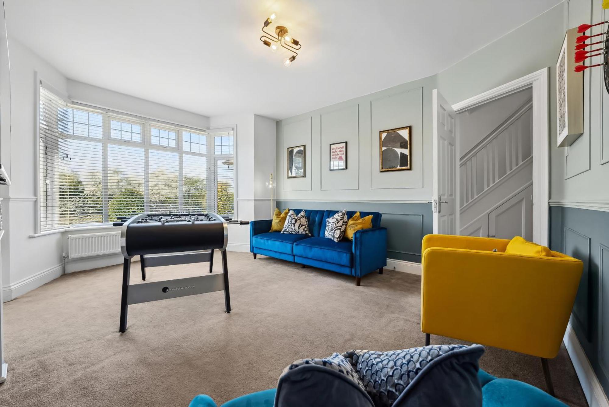 Long Term And Summer Special Offer! 5-Bedroom Spacious, Stunning Design, Sociable Areas & Cosy House Near South Downs Park, Sleeps 11 With Games Room, Private Parking And Garden- By Blue Puffin Stays Waterlooville Exterior photo
